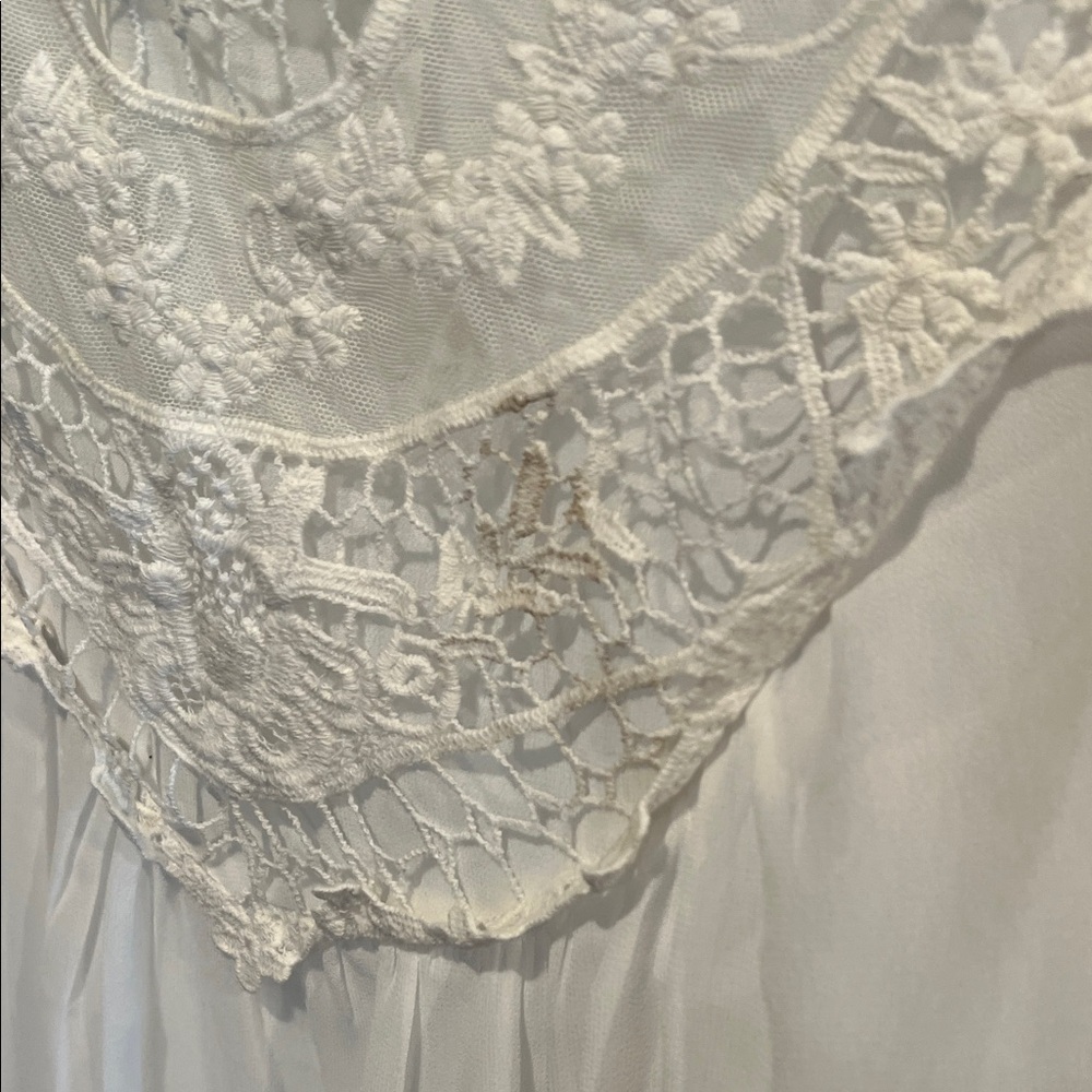 Elegant White Lace Women's Top - Picture 4 of 6